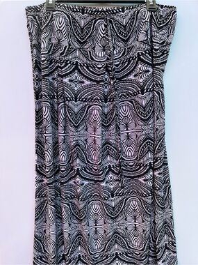 Metro Wear Black and White Abstract Print skirt